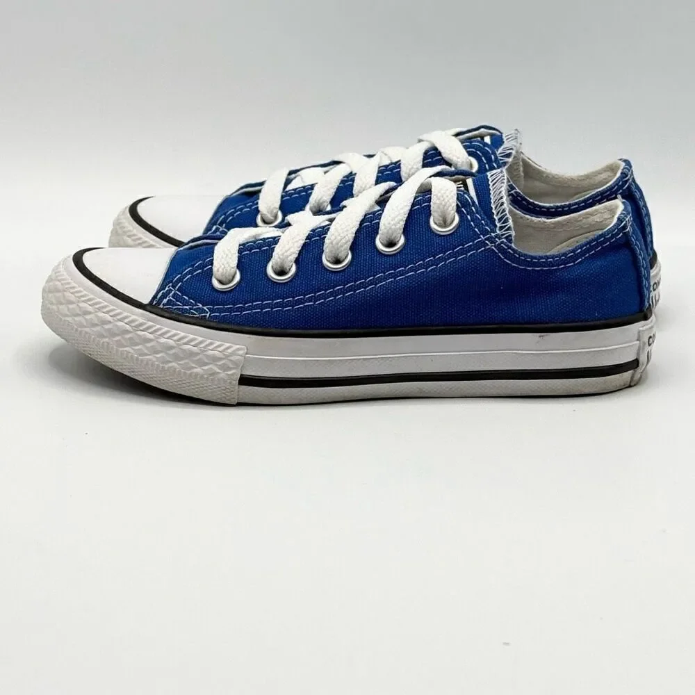 Converse All Star Chuck Taylor Low Lace Up Sneakers in Cerulean Blue - Kids US 1